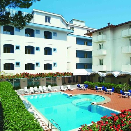 Hotel Ricchi Rimini Exterior foto