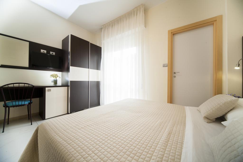 Hotel Ricchi Rimini Exterior foto