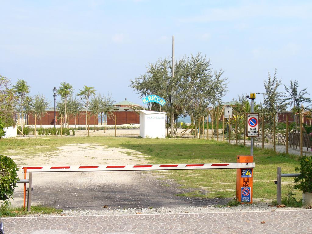 Hotel Ricchi Rimini Exterior foto